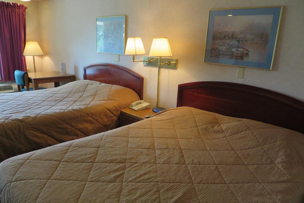 Knights Inn Кантон Номер фото