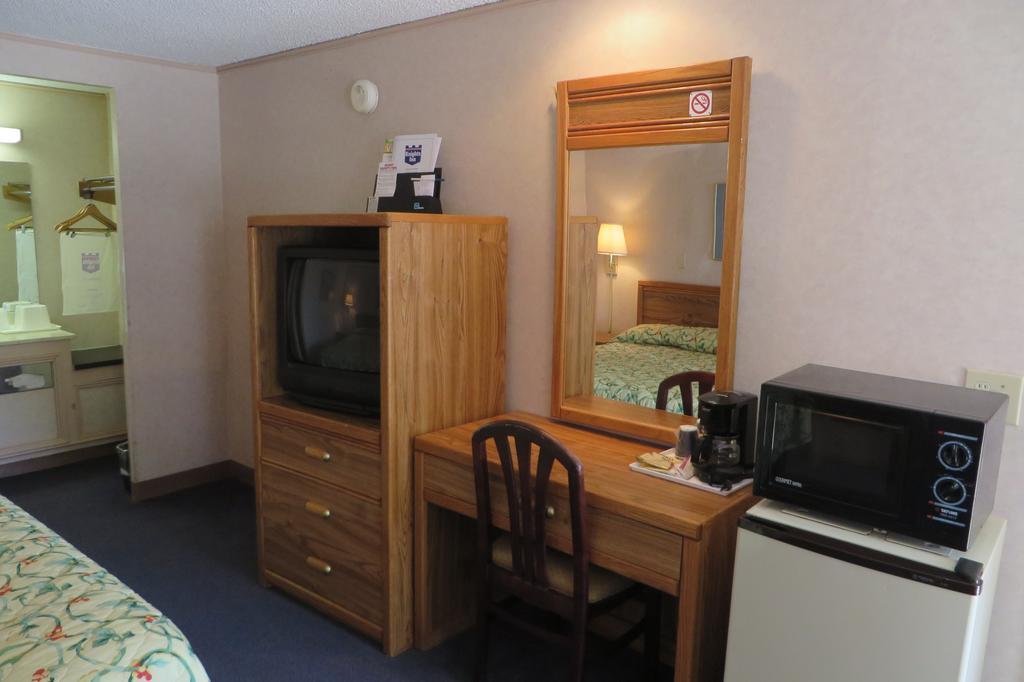 Knights Inn Кантон Екстер'єр фото